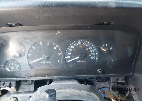 2004 Jeep Grand Cherokee Laredo z USA, uszkodzony, nr VIN 1J4GX48N34C435434